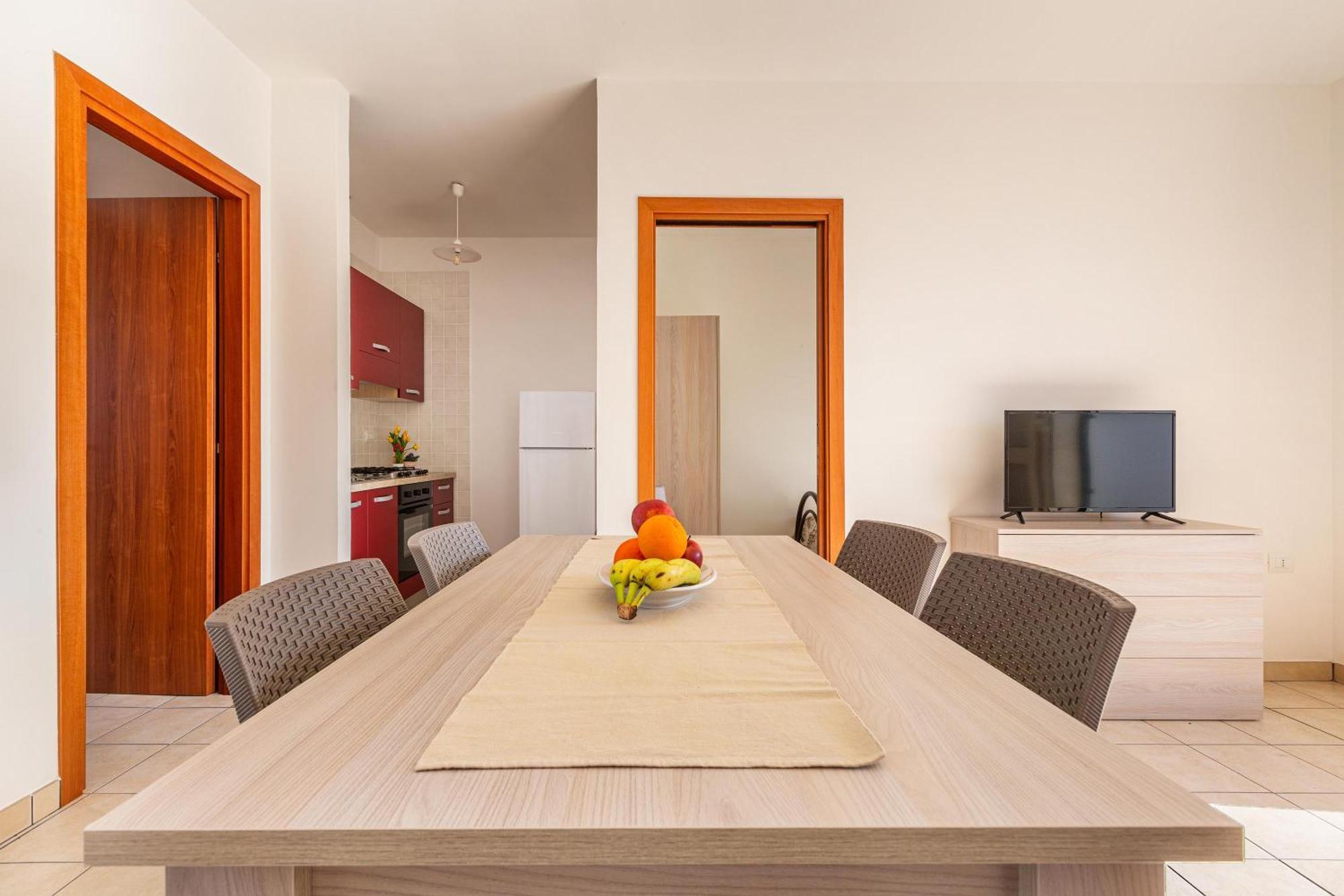 Blusea Beach Apartments San Pietro in Bevagna Luaran gambar